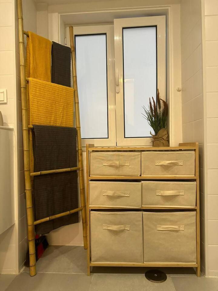Stylish Renovated Apartment In Chiado Lisboa 外观 照片