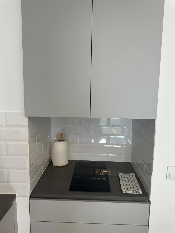 Stylish Renovated Apartment In Chiado Lisboa 外观 照片