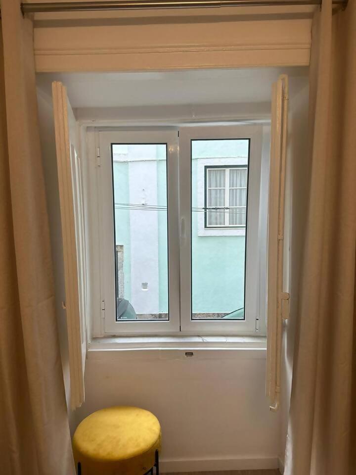 Stylish Renovated Apartment In Chiado Lisboa 外观 照片